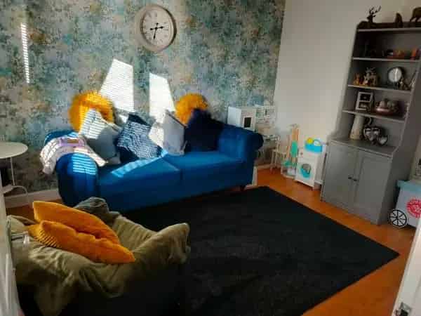 2 Bed House Near Chippenham - Family Home
