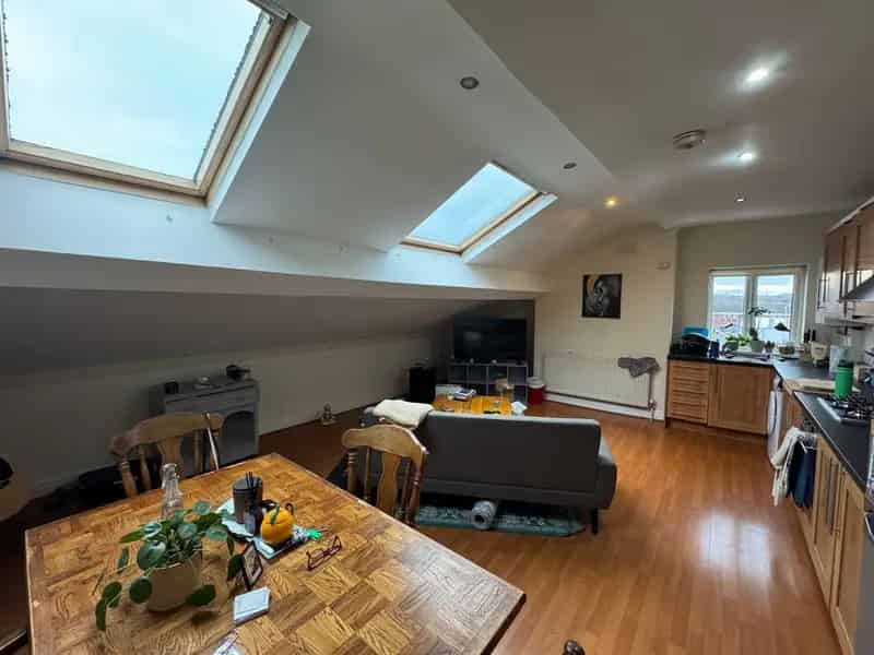 3 Bedroom Flat House to Rent in Old Swan