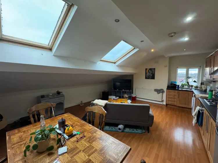 3 Bedroom Flat House to Rent in Old Swan