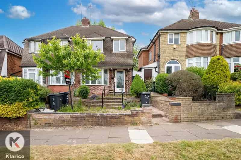 3 bedroom semi-detached house for sale