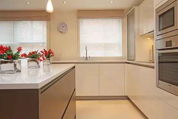 Flat to rent in Ennismore Gardens, London SW7