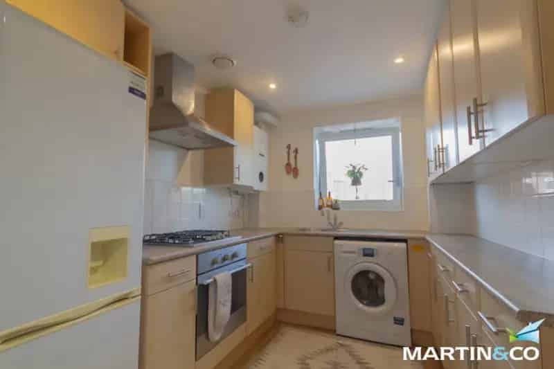 2 bedroom Flat
 To Rent