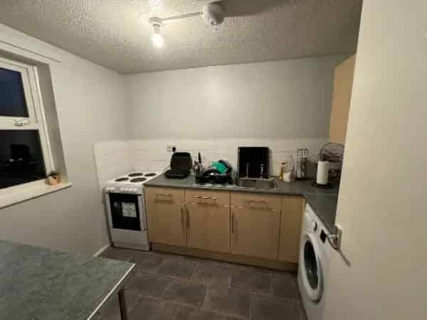2-Bed Ground Floor Flat Near Tram - Family Friendly