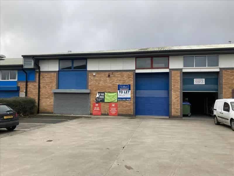 Bradford Trade Counter Unit For Sale or Rent