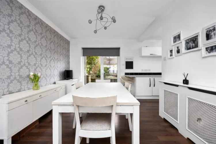 3 Bedroom Semi-Detached Bungalow with South Downs Views