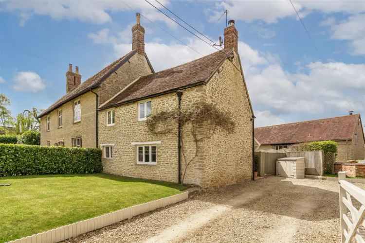 2 Bedroom Grade II Listed Cottage Fringford Oxfordshire