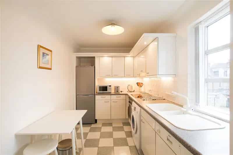 2 Bedroom Flat House to Rent