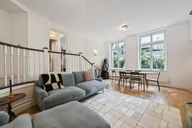 2-Bed Flat for Sale in Marylebone, London