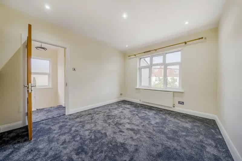 3 Bedroom House for Rent - New Kitchen & Bathroom