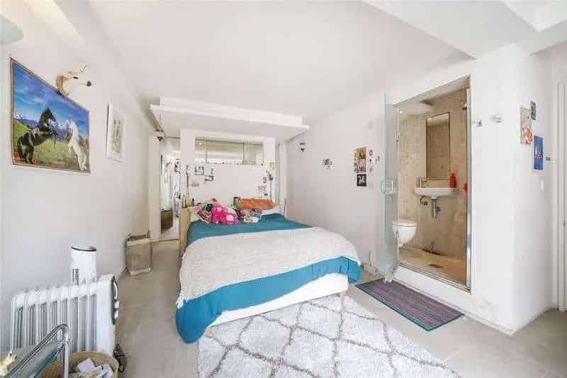 3 bed flat for sale