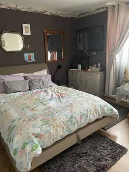 2 Bed Ground Floor Maisonette Near Canary Wharf and Stratford