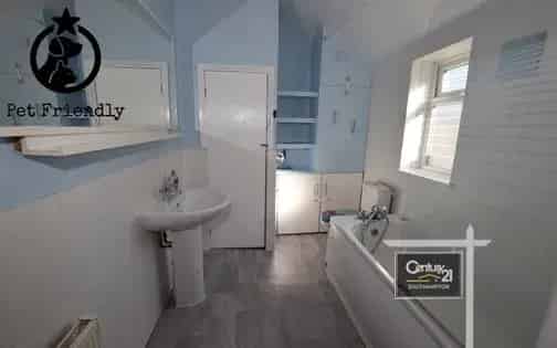 2 Bed House Southampton - Garden - Driveway - Pet Friendly