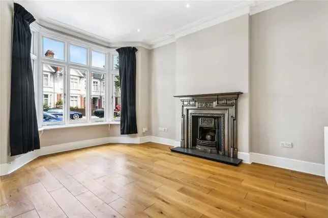 Spacious Family Home to Rent in London W12