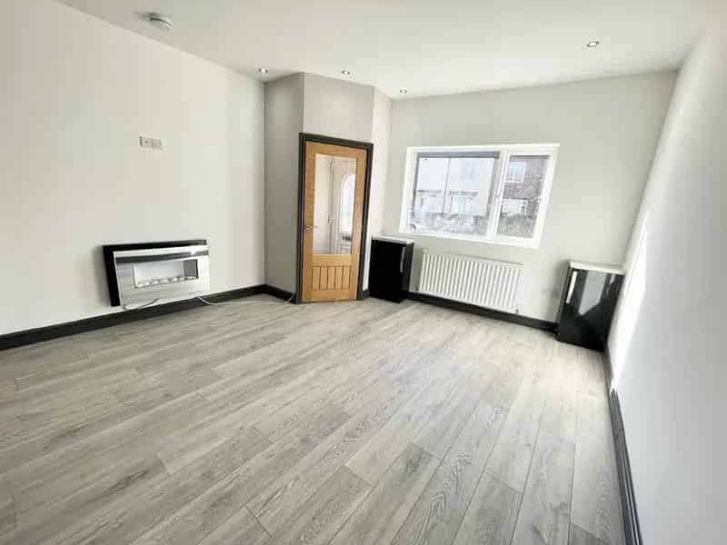 2 Bed Terrace House Darlington - Modern - Available April