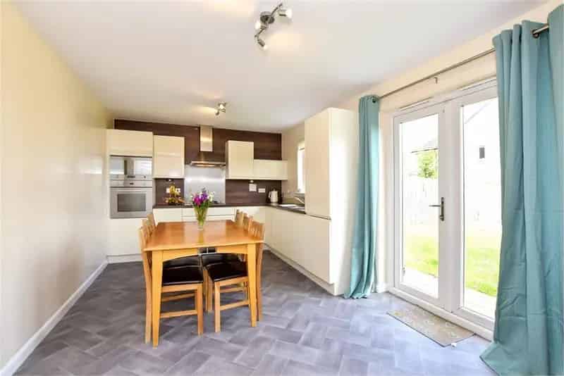 5 Bed Detached House with 2 Reception Rooms Near Bonnyrigg
