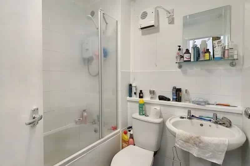 Flat To Rent Available June 13 2025