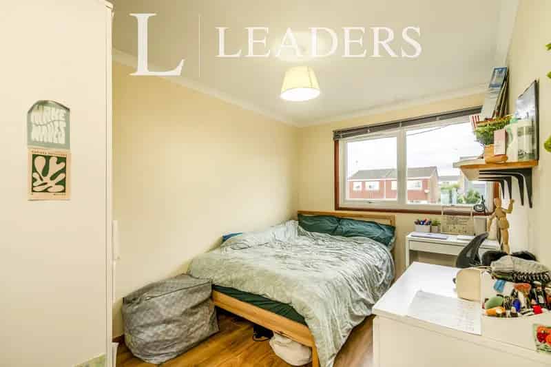 5 Bedroom Student Home Available July 2025