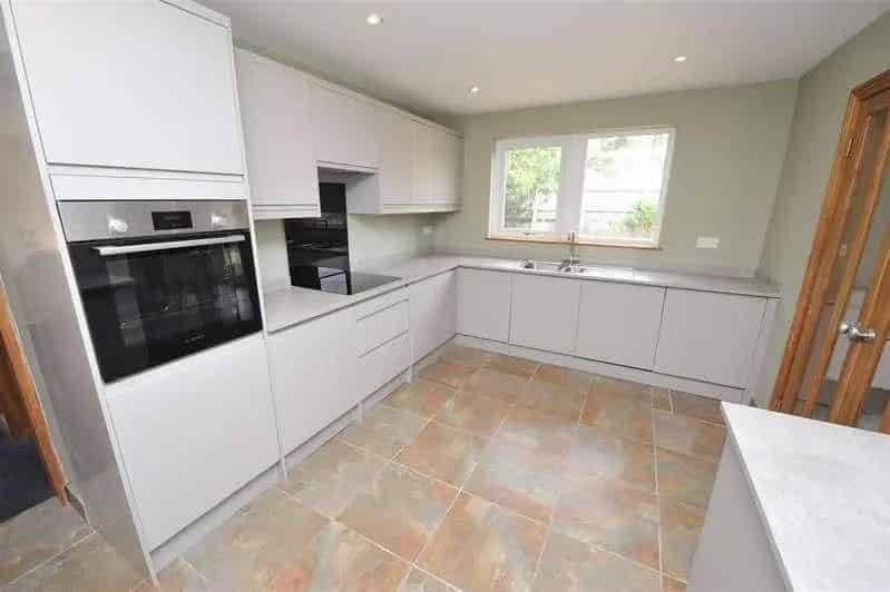 5 bed house for sale