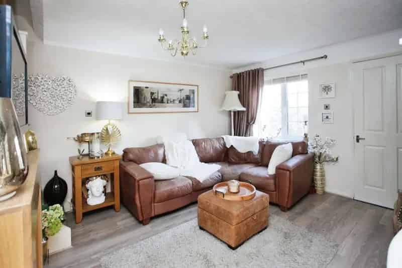 2 Bed House in Castle View Caerphilly