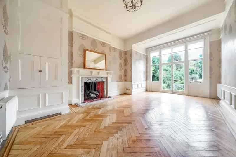 7 Bedroom Detached House to Rent Reigate Surrey