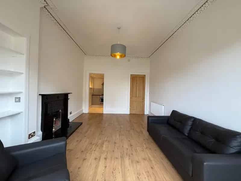2 Bedroom Flat to Rent - Freshly Decorated