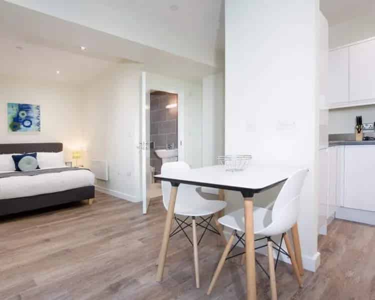 Studio Apartment to Rent in Canterbury House B3 1DA