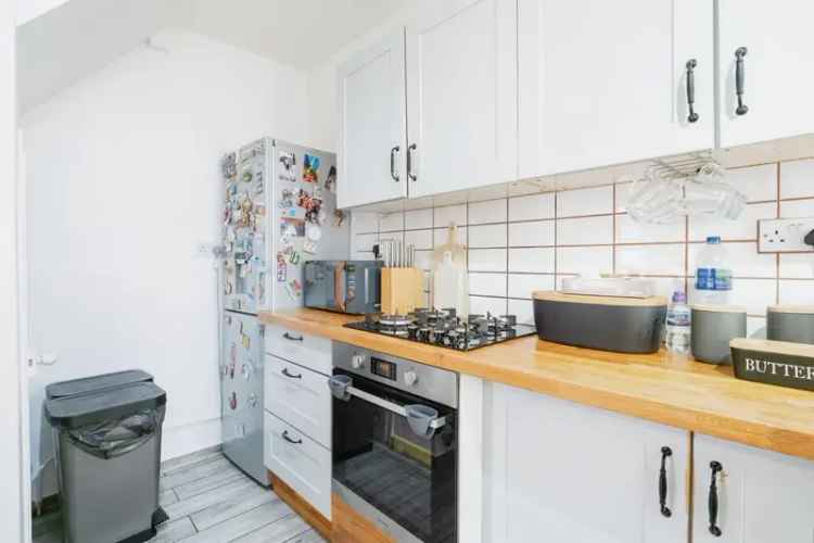 Three Bedroom Family Home with Conservatory and Off-Street Parking