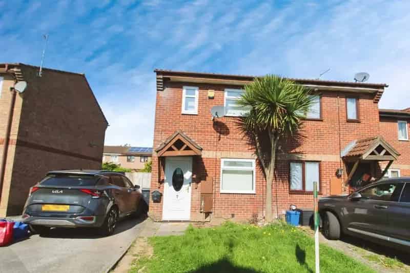 2 Bedroom Semi Detached House Chester Close Investment