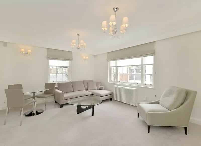 2-Bedroom Mayfair Apartment Near Hyde Park and Oxford Street