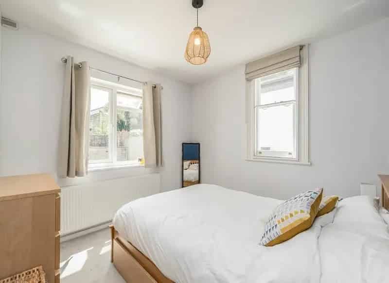 Two Double Bedroom Garden Flat St Margarets