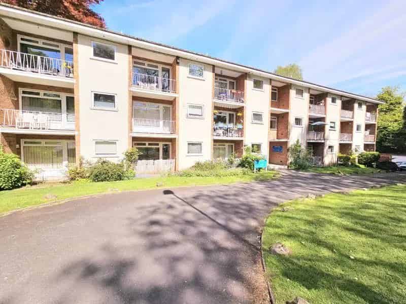 1 Bedroom Ground Floor Flat for Sale