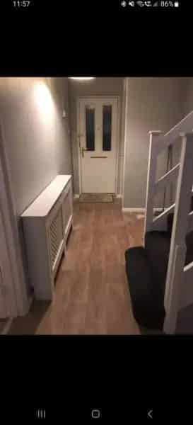 3 Bedroom Property with Full Bathroom and Ground Floor Toilet