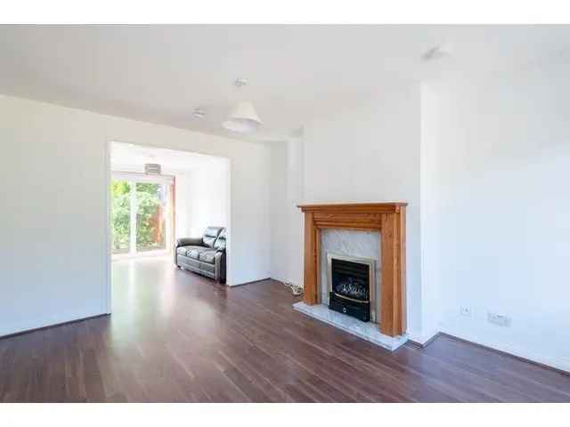 3 Bedroom Semi Detached House for Sale St Andrews