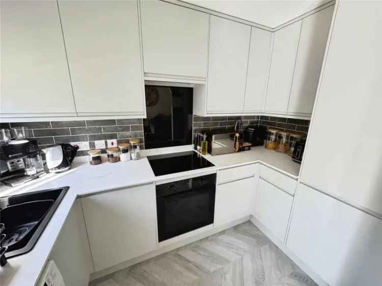 1 Bed Flat for Sale in Riverside Court