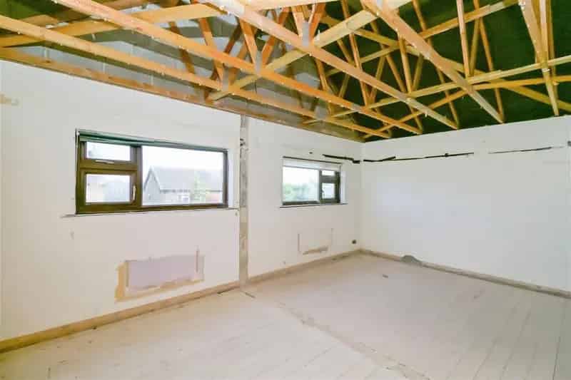 2 Bedroom Detached House - Auction July 29th