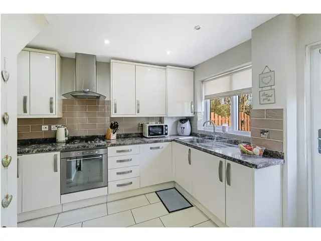3 Bedroom Detached House for Sale