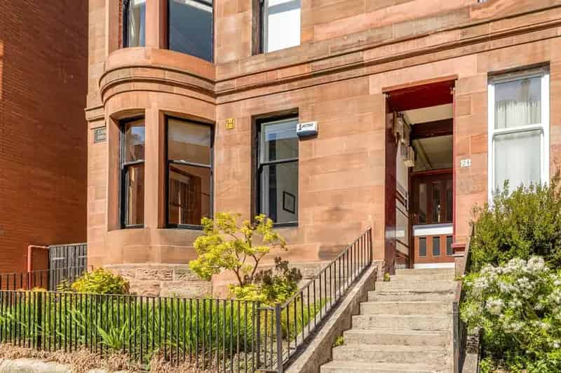1 Bedroom West End Tenement Apartment For Sale