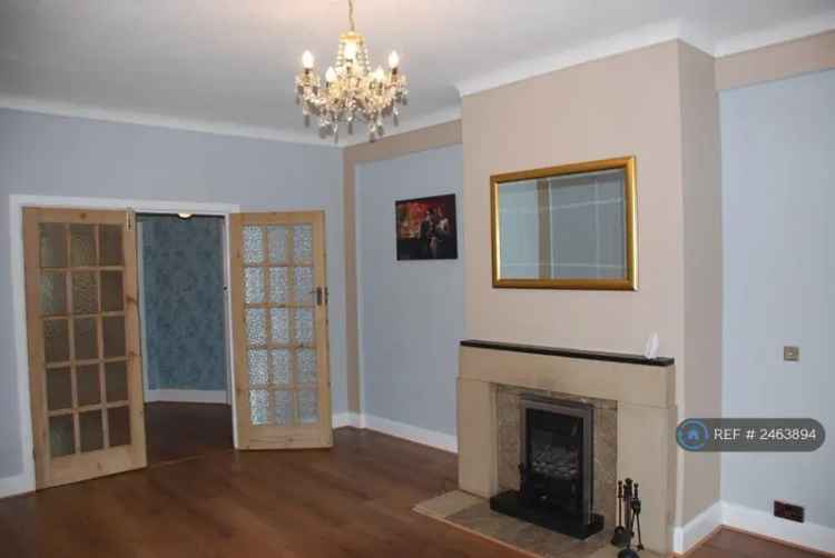 4 Bedroom Flat in 1930s Mansion Block