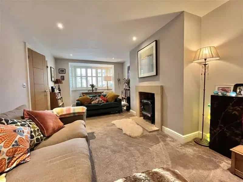 5 Bed 3 Bath House for Sale in Mellor