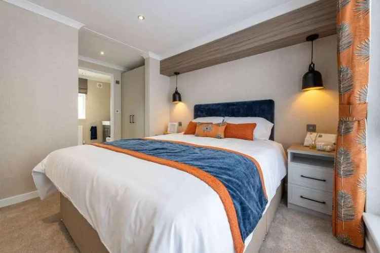 2 Bed Park Home for Sale - Fully Furnished Gated Retirement Community