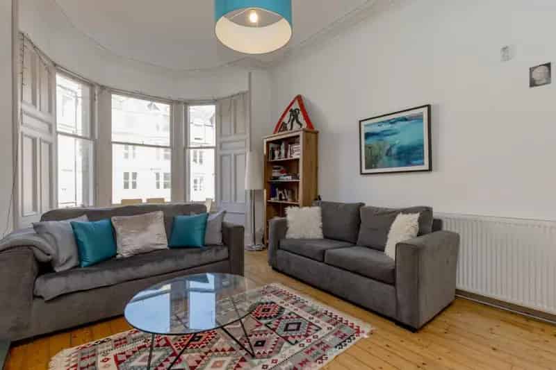 3 Bedroom Flat for Sale in Marchmont Edinburgh