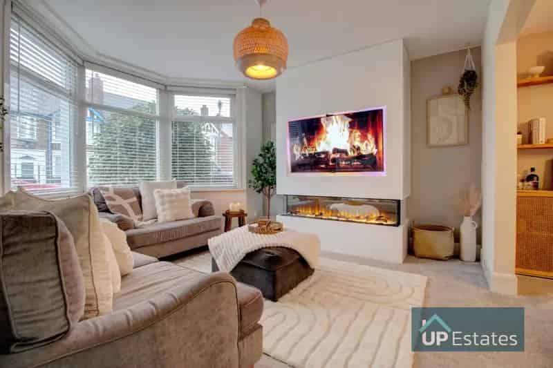 3 Bedroom Semi Detached House to Rent Coventry