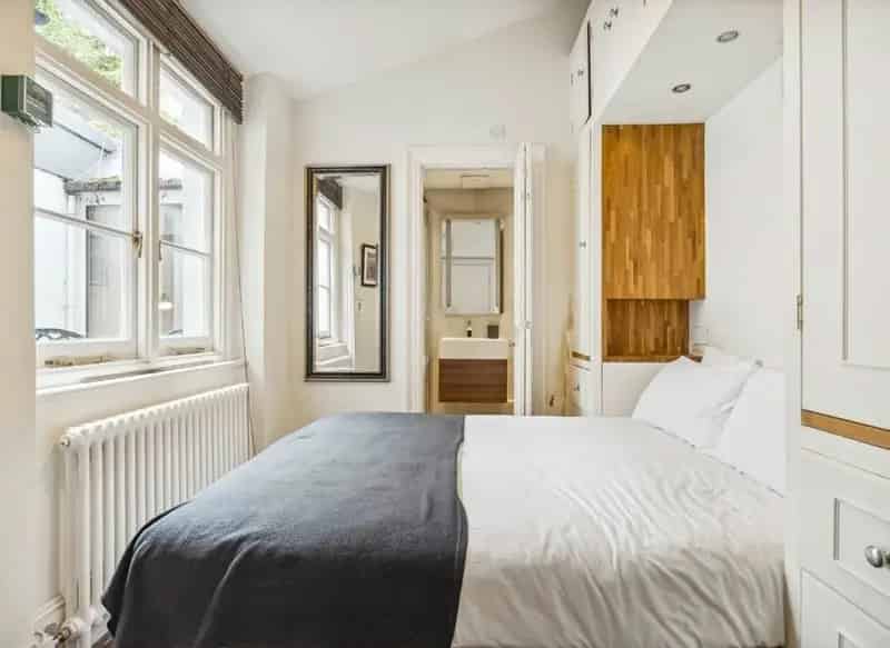 Ground Floor Property with Private Courtyard near Russell Square