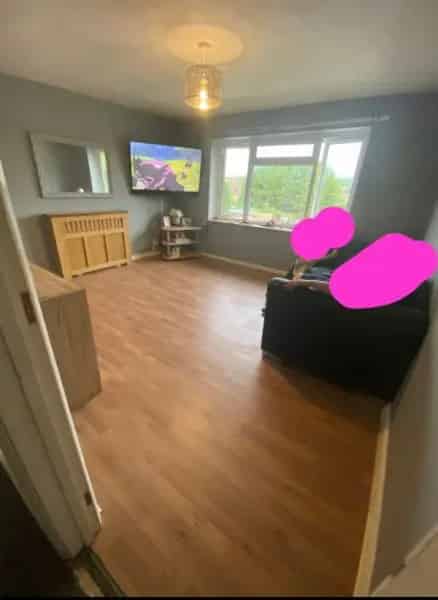 Lovely 2-Bed Flat with Garden Near Amenities