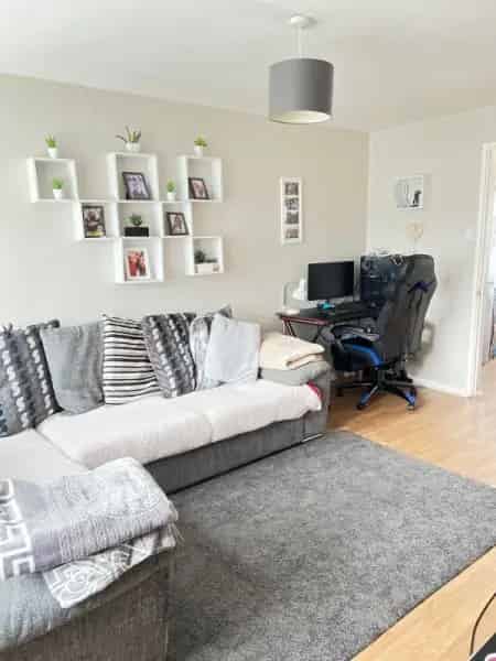 3 Bed House Plus Box Room Near Schools and Parks in Stoke-on-Trent