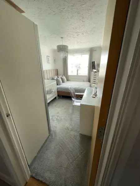 Flat For Rent in Mid Suffolk, England