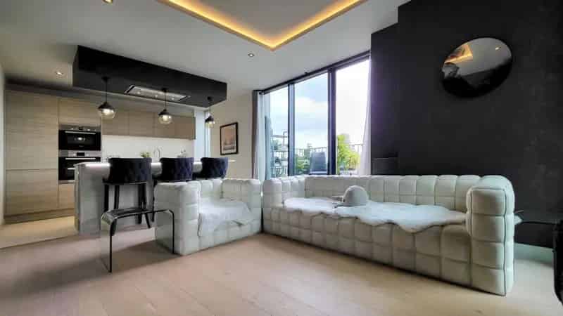 2 bedroom Flat
 To Let 
Total Size: 754 SQ FT