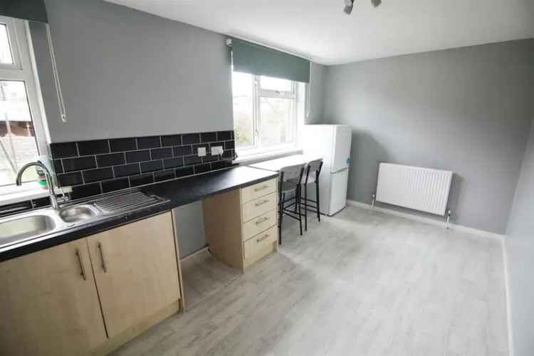 2 Bedroom Flat House to Rent Ground Floor Vacant Possession