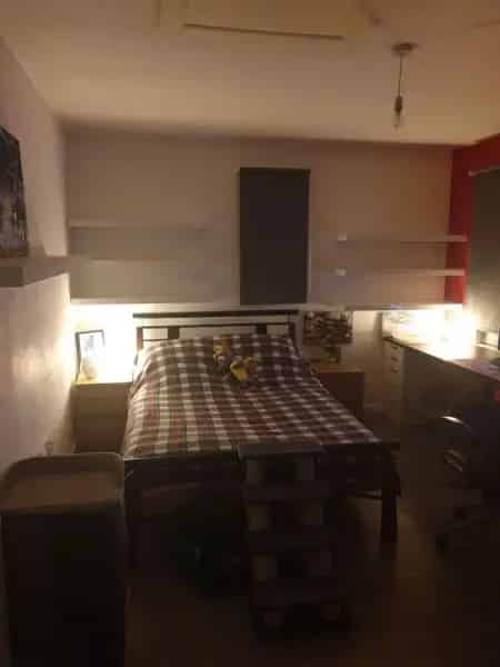 3 Storey 4 Bed House Near Schools and Amenities