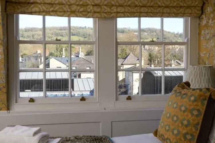 2 Bedroom Bath Maisonette Grade II Listed Riverside Parking Holiday Let